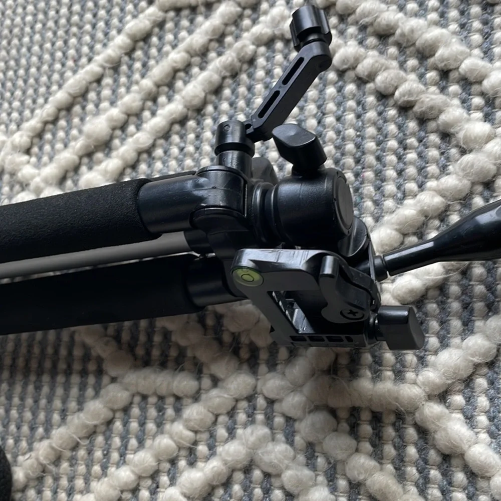 Xit, xt57trs pro series tripod, 3 levels to go to 50 in